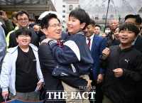  '후보 박탈'에도 지지자들과 의지 다지는 김문수 [TF사진관]