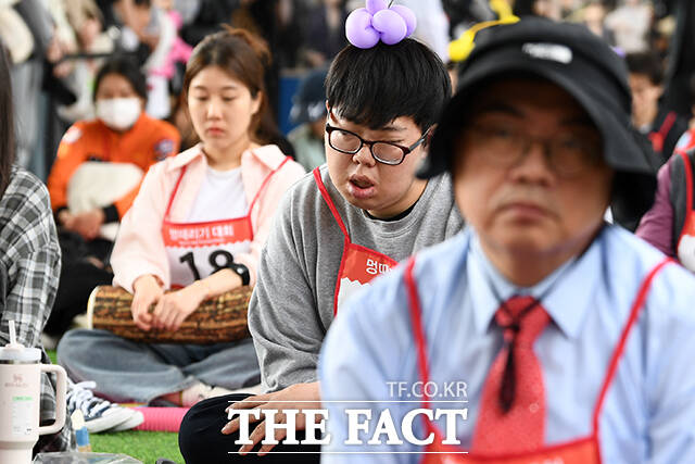 초점 풀린 동공