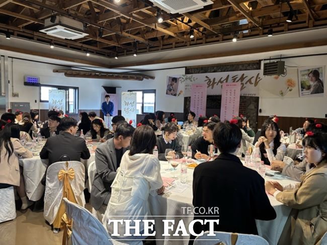 10일 매향리평화생태공원에서 미혼남녀 만남행사 화성탐사 2기가 열리고 있다. /화성시