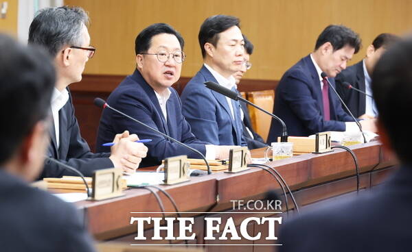 이장우 대전시장이 12일 주간업무회의를 주재하고 있다./대전시