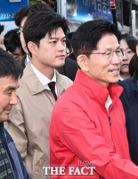  김문수 가는 곳 어디든 '밀착 보좌'하는 김용태 의원 [TF사진관]