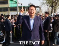 [속보] 윤석열, '내란 재판' 공개 출석…묵묵부답