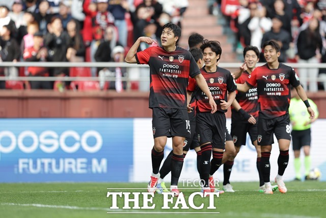 ‘하나은행 K리그1 2025’ 13라운드 MVP에 선정된 포항 공격수 이호재./K리그