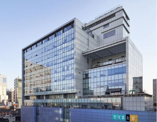 현대홈쇼핑이 오는 6월 14일부터 16일까지 제주시 회천파크골프장에서 총 1200명의 선수가 참가하는 2025 현대홈쇼핑 제주특별자치도 전국 파크골프대회를 주최한다. /현대홈쇼핑