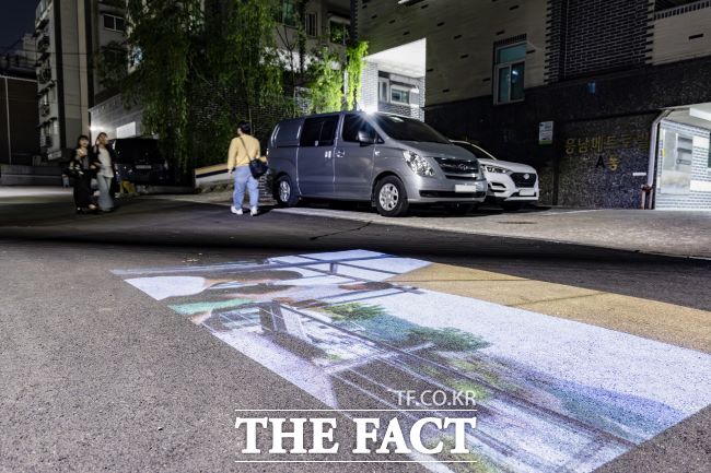 빌라 밀집지역 인포젝터 운용 모습. /의왕시