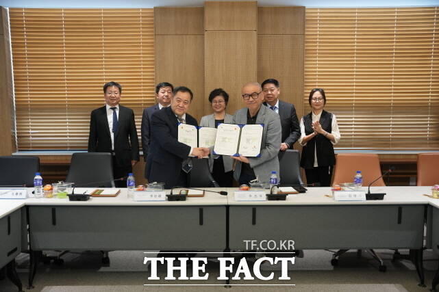 건양대학교와 중국 랑방시가 업무협약을 체결하고 있다. /논산시