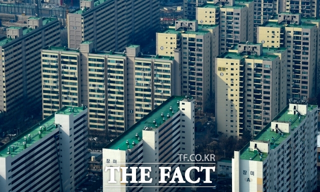 1975년 준공된 대교아파트는 재건축을 통해 약 22만2000㎡ 규모 부지에 최고 49층 높이 912가구 단지로 탈바꿈할 예정이다. 대교아파트의 경우 삼성물산과 롯데건설이 관심을 두고 있다. /더팩트 DB