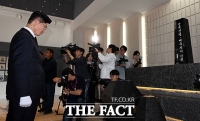  대구 신암선열공원 참배하는 김문수 국민의힘 대선 후보 [포토]