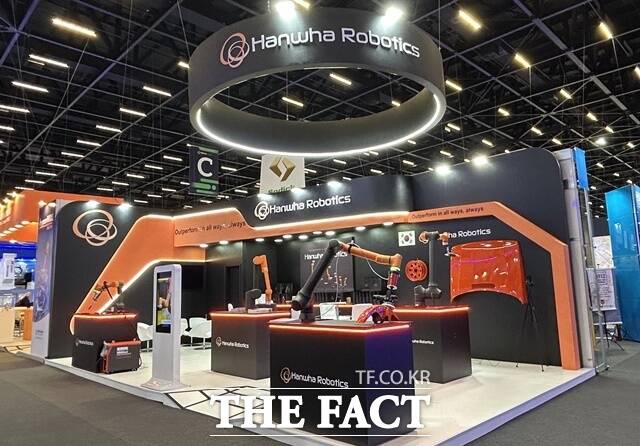 브라질 EXPOMAFE에 전시된 한화로보틱스 협동로봇. /한화로보틱스