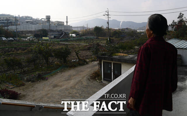 15일 한국경제인협회(한경협)가 모노리서치에 의뢰해 국내 매출 1000억원 이상 제조기업 120곳을 대상으로 탄소중립 정책 기업 인식 조사를 실시한 결과, 응답 기업의 64.2%가 탄소중립 정책을 규제로 인식하고 있다고 답했다. 사진과 기사는 무관함. /이새롬 기자