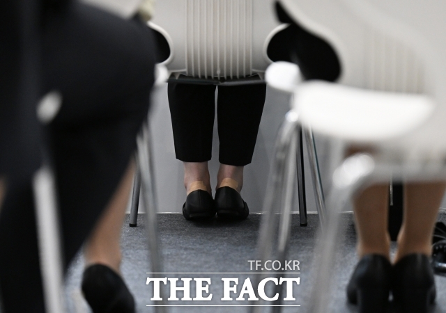 14일 통계청이 발표한 2025년 4월 고용동향에 따르면 지난달 취업자 수는 2888만7000명으로 전년 동월 대비 19만4000명(0.7%) 증가했다. /이새롬 기자