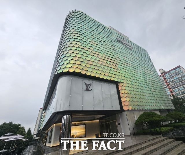 한화갤러리아가 올해 1분기 연결 매출액 1293억원, 영업이익 18억원을 기록했다. /더팩트 DB