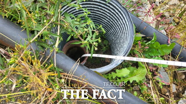 한 지하 관정이 방치된 채 있다. /청양군