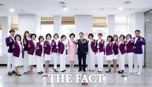 대전 서구는 13일 구청 구봉산홀에서 관내 미용 영업주 및 종사자 500여 명이 참석한 가운데 ‘2025년도 미용 영업주 위생교육 및 미용사회 정기총회’를 개최했다./대전 서구