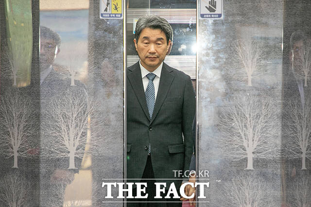 국회 찾은 이주호 대통령 권한대행.