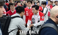  [6·3 대선] 김문수 첫 출근길 인사…'대통령' 연호 속 '왜 이래요' 불만도