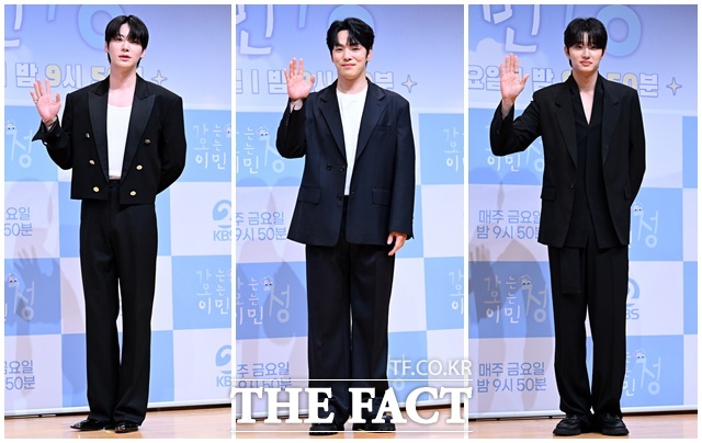 블랙 수트 패션 안재현과 김정현, 김재현(왼쪽부터)