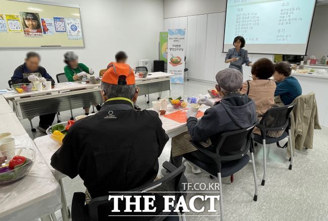 영양관리 프로그램 기억튼튼 영양관리교실 진행 모습. /과천시보건소