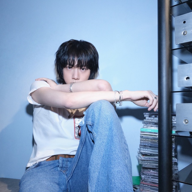 전작 Happy가 사람들에게 행복을 전하는 데 중점을 뒀다면 Echo는 보다 진솔하고 깊은 공감을 전한다. /빅히트 뮤직