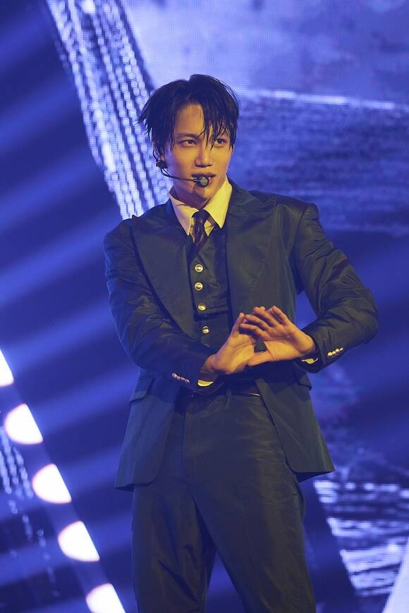 카이는 Rover(로버) 음(Mmmh) 등 다수의 히트곡 무대를 통해 화려한 퍼포먼스를 보여줬다. /SM엔터테인먼트