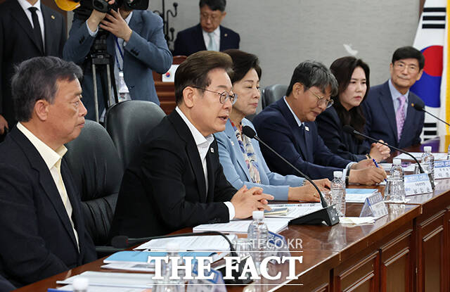 발언하는 이재명 대선 후보.