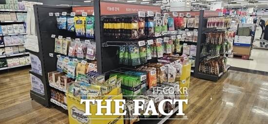 경기도 내 한 대형마트 내 위치한 반려동물 용품 매장의 모습./경기도