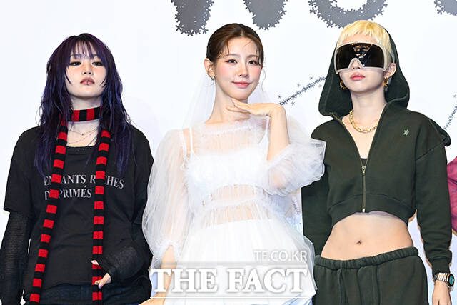 그룹 아이들의 민니(가운데)가 아이들이라는 이름으로 새로운 앨범을 내게 된 만큼 너무 기쁘다고 말했다. /서예원 기자
