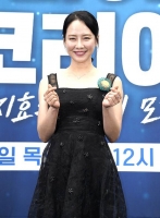  [TF초점] '딥다이브 코리아' 송지효, 진정성 깃든 새로운 도전