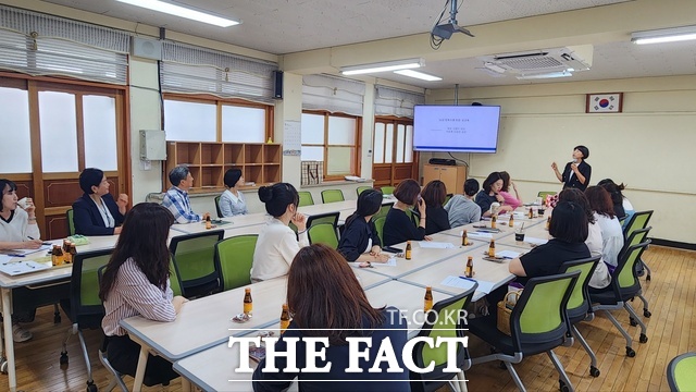 광주시교육청이 학생 보호자를 대상으로 찾아가는 성교육을 실시하고 있다. /광주시교육청