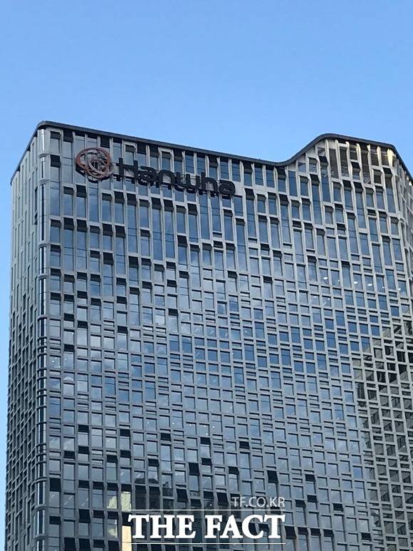 미국 주거용 태양광 시장의 성장 가능성이 점쳐지면서 한화솔루션이 반사 이익을 볼 수 있다는 기대감이 커지고 있다. /더팩트 DB