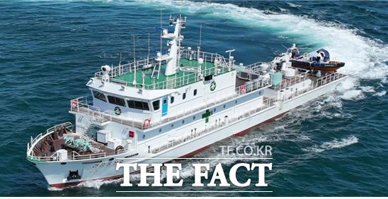 인천시가 신규 건조한 병원선 건강옹진호/인천시