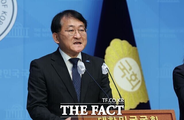 국회 재정위 소속 차규근 의원은 홈플러스 사태를 비롯해 국내 사모펀드사의 무분별한 차입 인수가 자본시장 건전성을 악화하는 요인이라고 지적하고 있다. /뉴시스