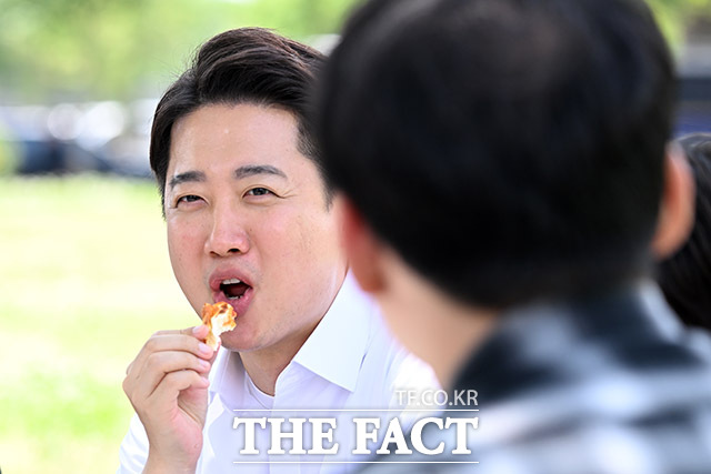 이준석 개혁신당 대선 후보가 통학버스 안전 문제에 AI 기술을 접목한 3대 혁신방안을 발표했다. /남용희 기자