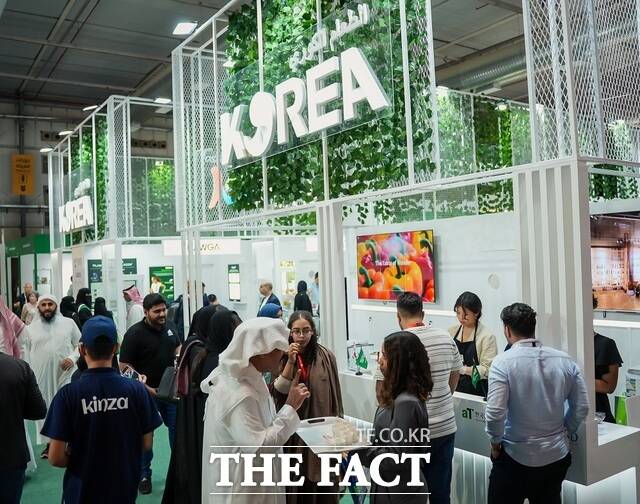 한국농수산식품유통공사(aT)가 '리야드 국제 식품 박람회'에 참가해 홍보 부스를 운영하고 있다./한국농수산식품유통공사