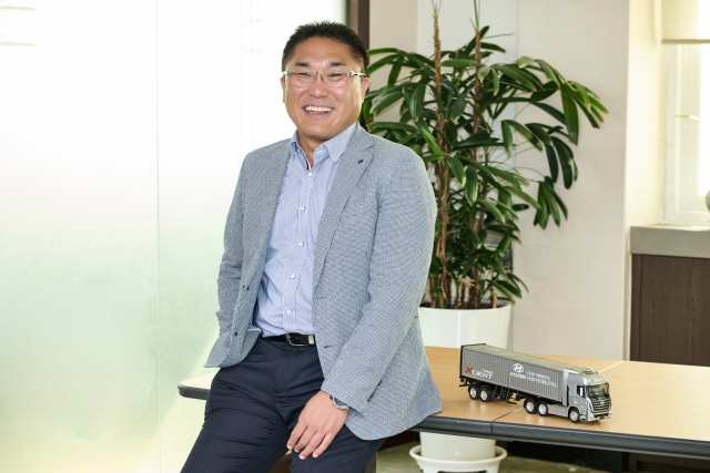 강병철 현대자동차 영업이사가 판매 명예 포상제도 시행 이후 상용차 부문에서 역대 두 번째로 누적 판매 3000대를 달성했다. /현대차