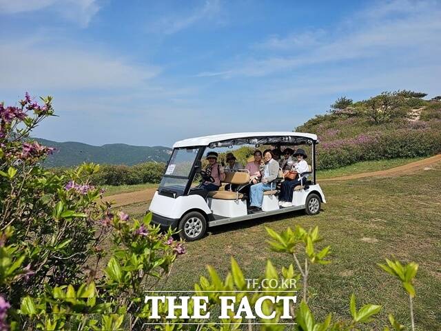 합천군 황매산 나눔카트 투어가 오는 7월 1일부터 유료화 된다./합천군