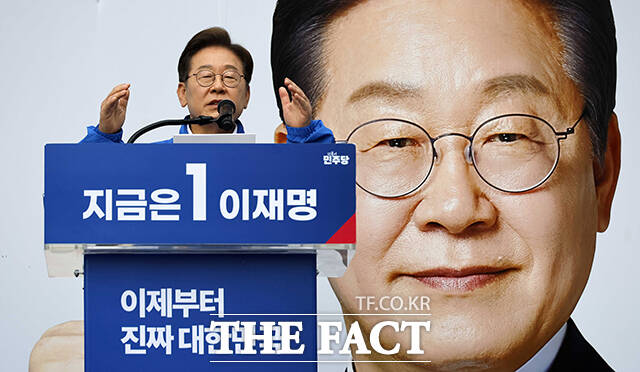 이재명 더불어민주당 대선 후보가 20일 21대 대선 재외국민 투표 시작일을 맞아 오늘부터 재외국민 투표가 시작된다. 투표는 총알보다 강하다며 투표를 독려했다. /배정한 기자