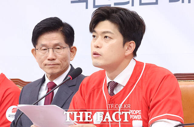 김용태 국민의힘 비상대책위원장이 21일 윤석열 전 대통령은 탈당했고 저희 당(국민의힘)과 관계없다고 밝혔다. /임영무 기자