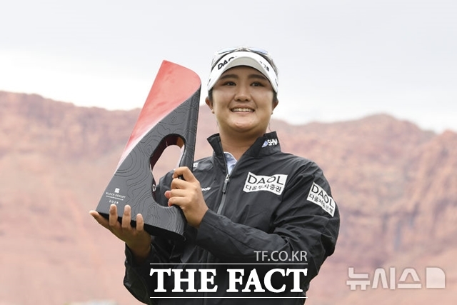 창설 첫 대회인 블랙데저트챔피언십에서 우승한 유해란. 롤렉스 랭킹 5위로 한국선수 중 가장 순위가 높으며 이번 US여자오픈도 기대가 되는 선수다./뉴시스