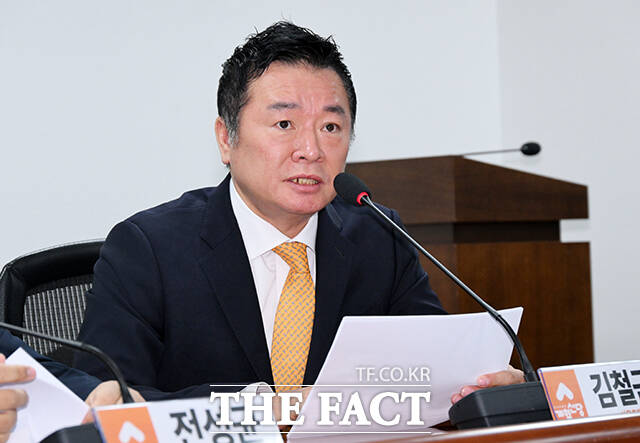 김철근 개혁신당 사무총장이 보수진영 일각에서 제기되는 김문수 국민의힘 후보와의 단일화 가능성을 원천 차단하고 나섰다. /배정한 기자