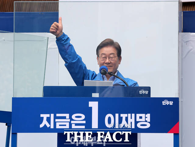 이재명 더불어민주당 대통령 후보는 정치에 관심을 갖지 않으면 가장 더럽고, 나쁜 사람에게 지배당한다며 기회를 주시면 한 명의 공직자가 얼마나 큰 변화를 만들 수 있는지 반드시 보여드리겠다고 약속했다. /이새롬 기자