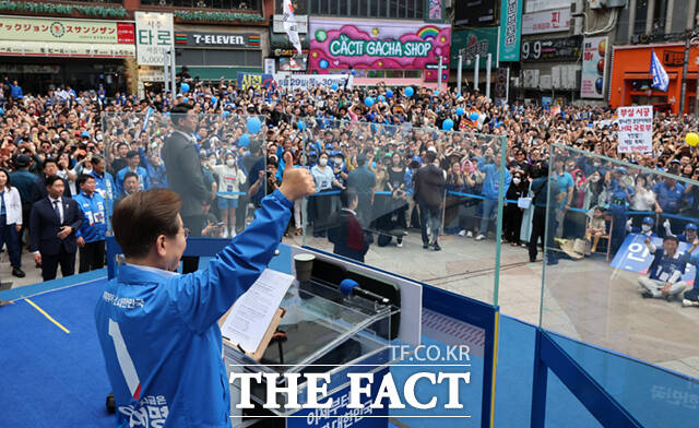 이 후보는 바다는 어떤 물도 가리지 않고 받아들인다는 뜻의 해불양수를 언급하면서 통합의 정신을 다시 강조하기도 했다. /이새롬 기자