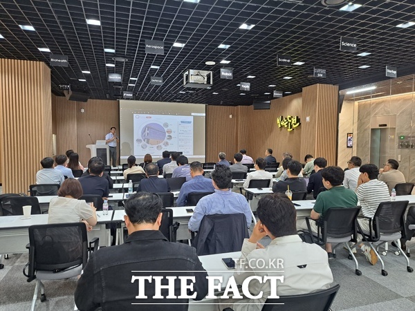 대전창조경제혁신센터가 20일 대전 스타트업 파크 본부 1층 콜라보룸에서 제96회 대전창업포럼·더드림벤처포럼을 개최했다. /대전창조경제혁신센터