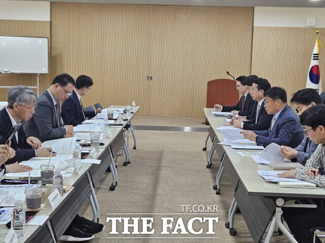 세종시가 21일 기획재정부 주관 지방재정협의회에서 오는 2026년도 국가예산 확보를 위해 행정수도 완성을 중심으로 한 핵심 사업을 건의하고 있다. /세종시