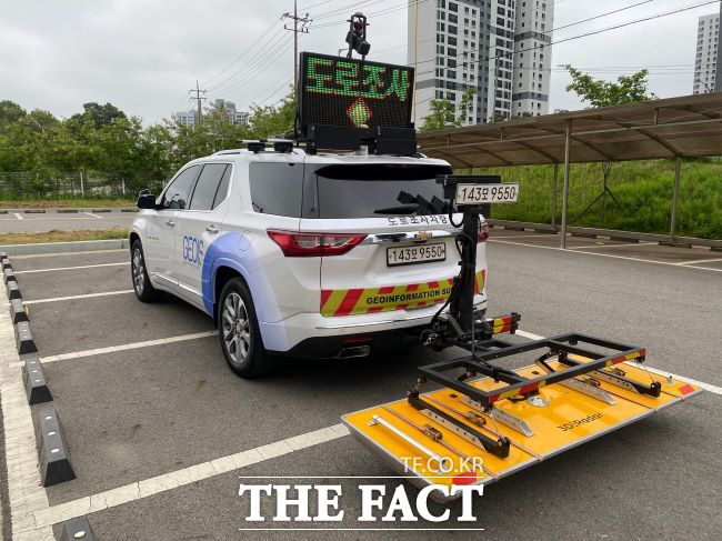 지표투과레이더(GPR) 장비를 장착한 차량 /과천시