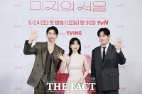  쌍둥이 자매의 로맨틱 성장 드라마 '미지의 서울' [TF사진관]