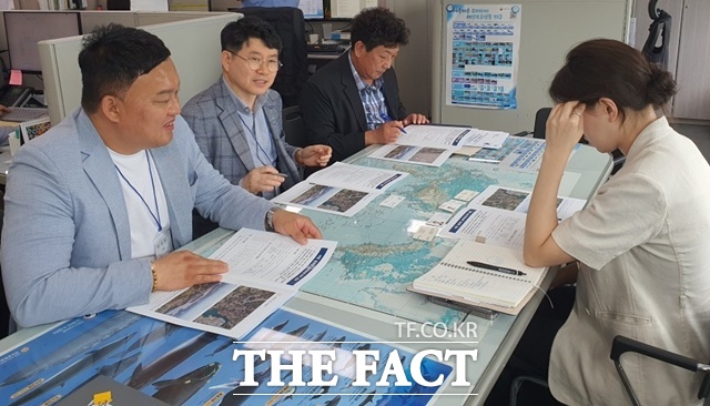 김제홍 사천시 부시장이 세종시 해양수산부를 방문해 사천 광포만의 관리 및 개발사업에 대한 정부 지원을 요청했다. /사천시