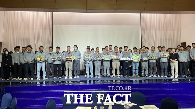 영암군이 외국인 근로자 고용 환경 개선 교육을 실시하고 있다./영암군