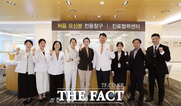 선병원재단 유성선병원이 22일 본관 2층에 첫 진료 전용 라운지를 개소하고 처음 오신 분 전용 창구를 운영한다. /선병원재단