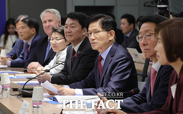 김문수 국민의힘 대선 후보가 22일 대한의사협회를 방문해 윤석열 정부의 의료 개혁으로 인한 의정 갈등에 대해 공식으로 사과했다. /남윤호 기자